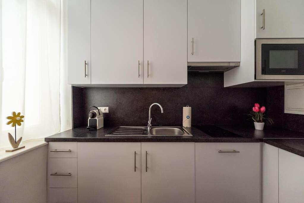 Pristine 1Br Steps From City By Hm 비엔나 외부 사진