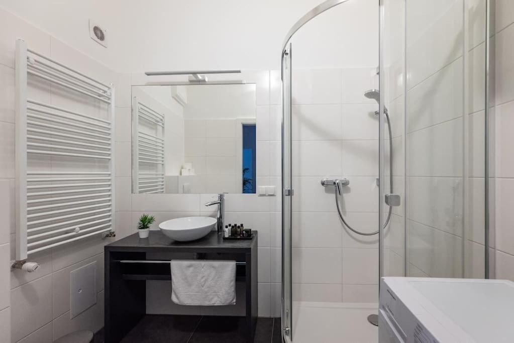 Pristine 1Br Steps From City By Hm 비엔나 외부 사진